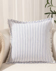 Coussin blanc à rayures bleu clair 45x45 cm TALINA