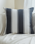 Coussin à larges rayures blanches et noires 50x50 cm PRAIA