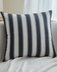 Coussin à rayures blanches et noires 50x50 cm JORA